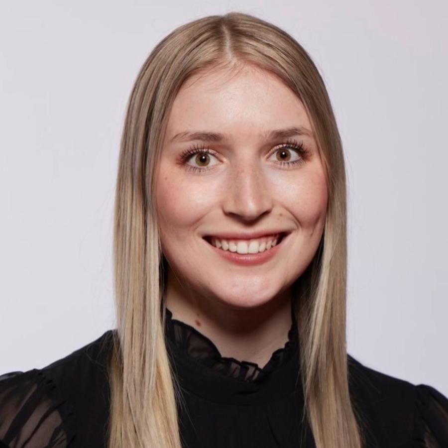 headshot of Scarlett Gardner
