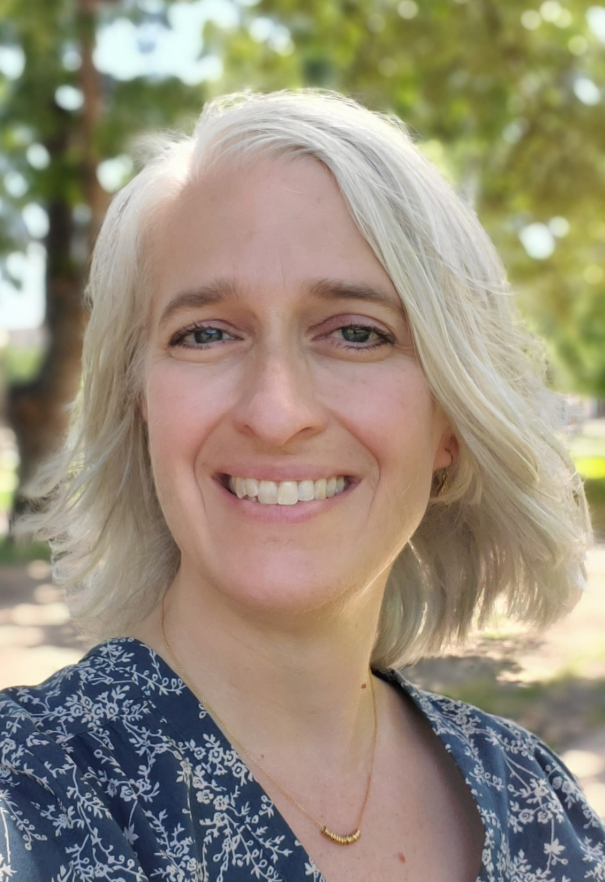 Dina Florian headshot